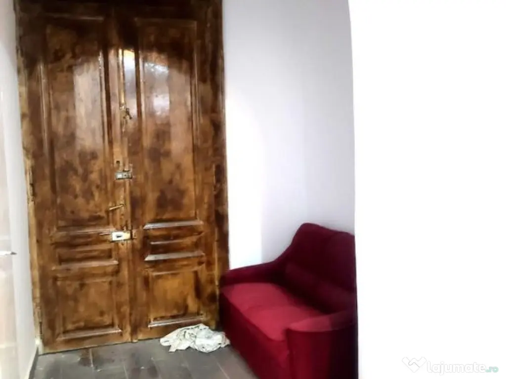 Spatiu birou central 