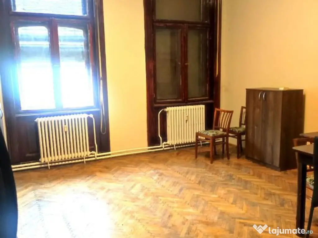 Spatiu birou central 