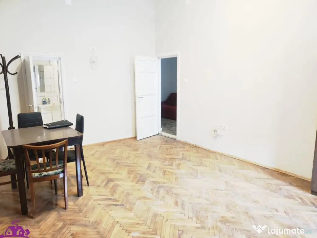 Spatiu birou central 