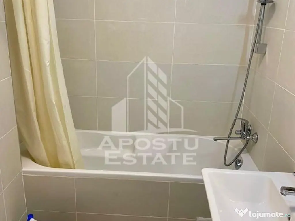 Apartament 3 camere,bloc nou,loc de parcare,zona Simion B...