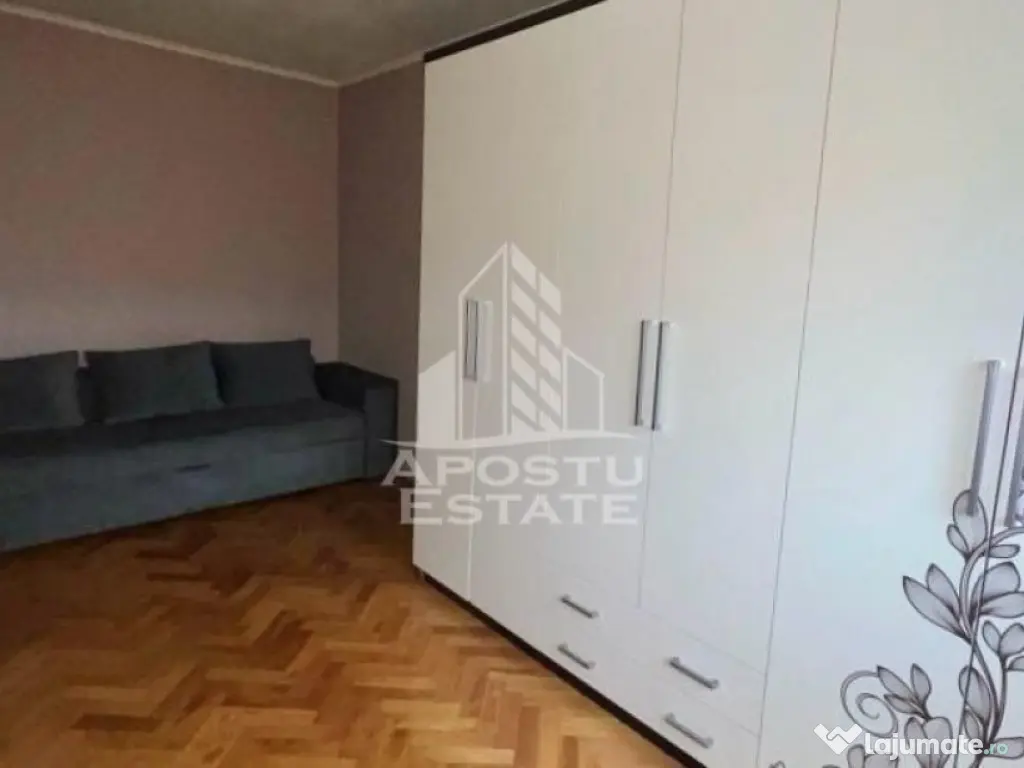 Apartament cu 3 camere, zona Podgoria 
