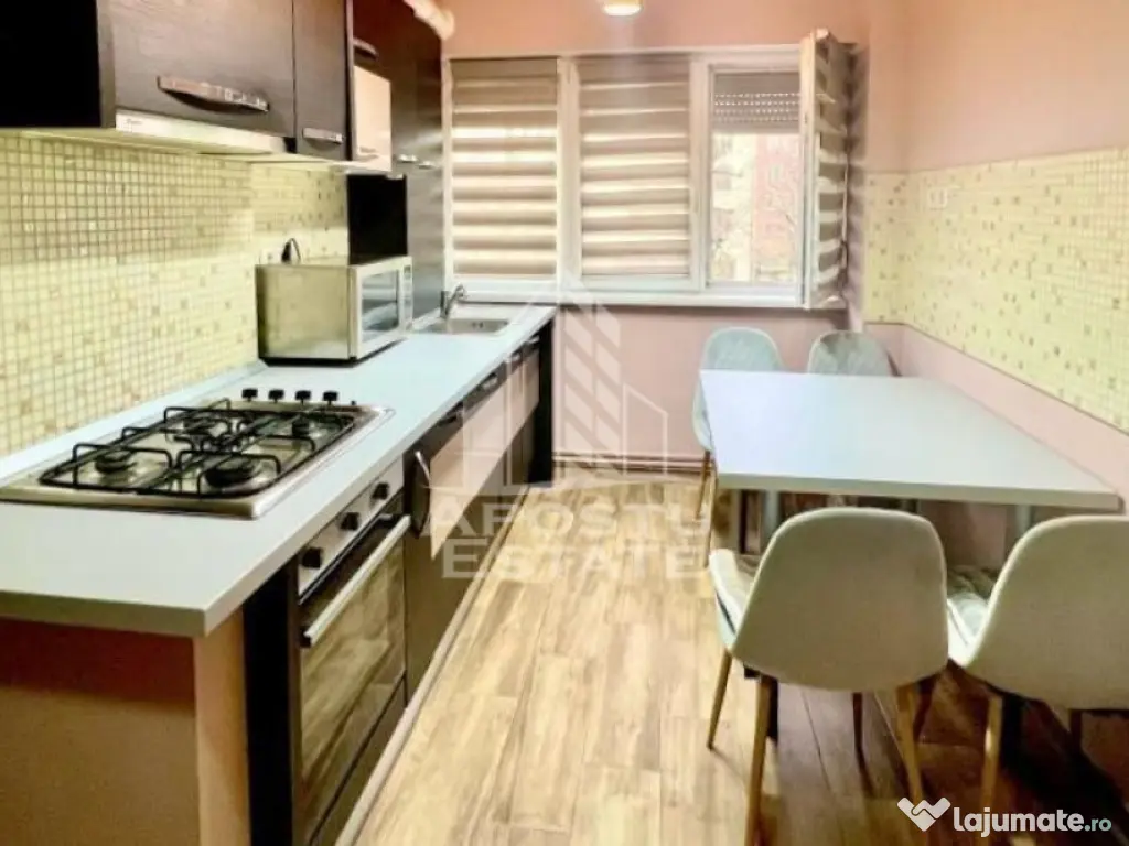 Apartament cu 3 camere, zona Podgoria 