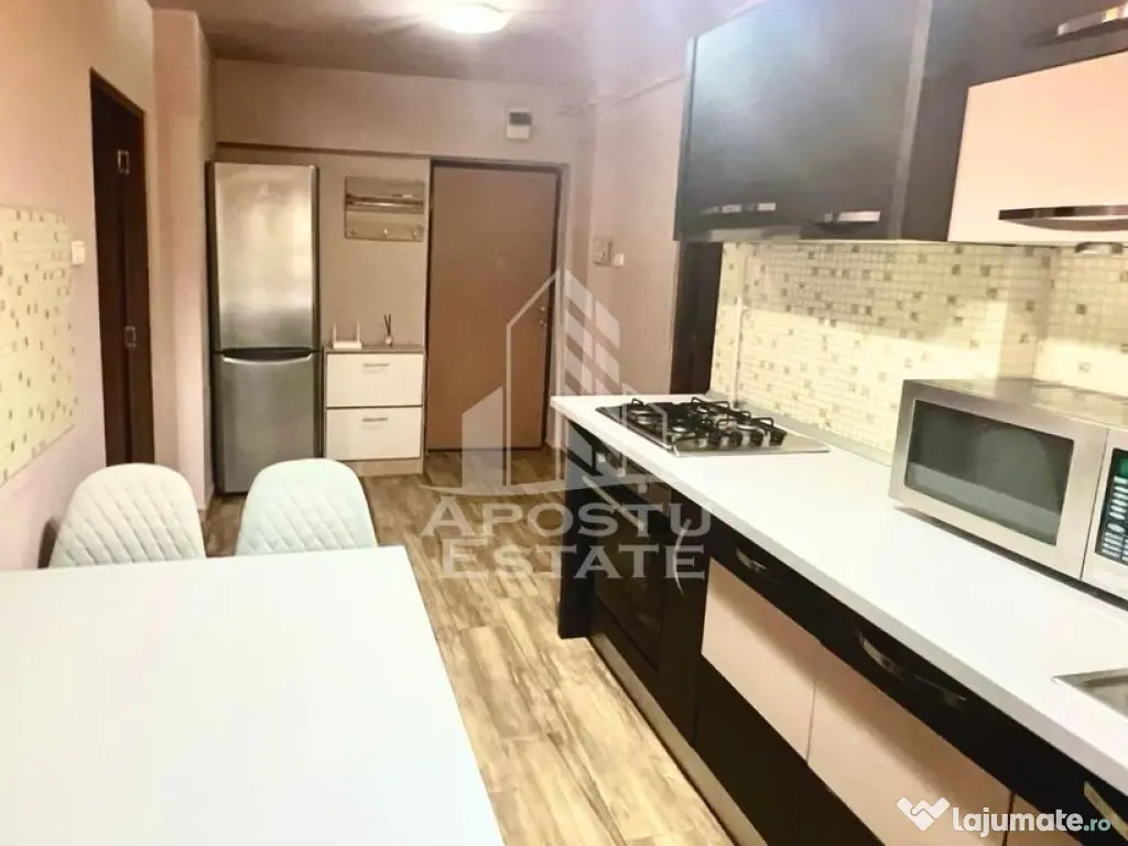 Apartament cu 3 camere, zona Podgoria 