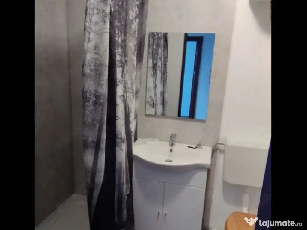 Garsoniera decomandata - zona Astra.