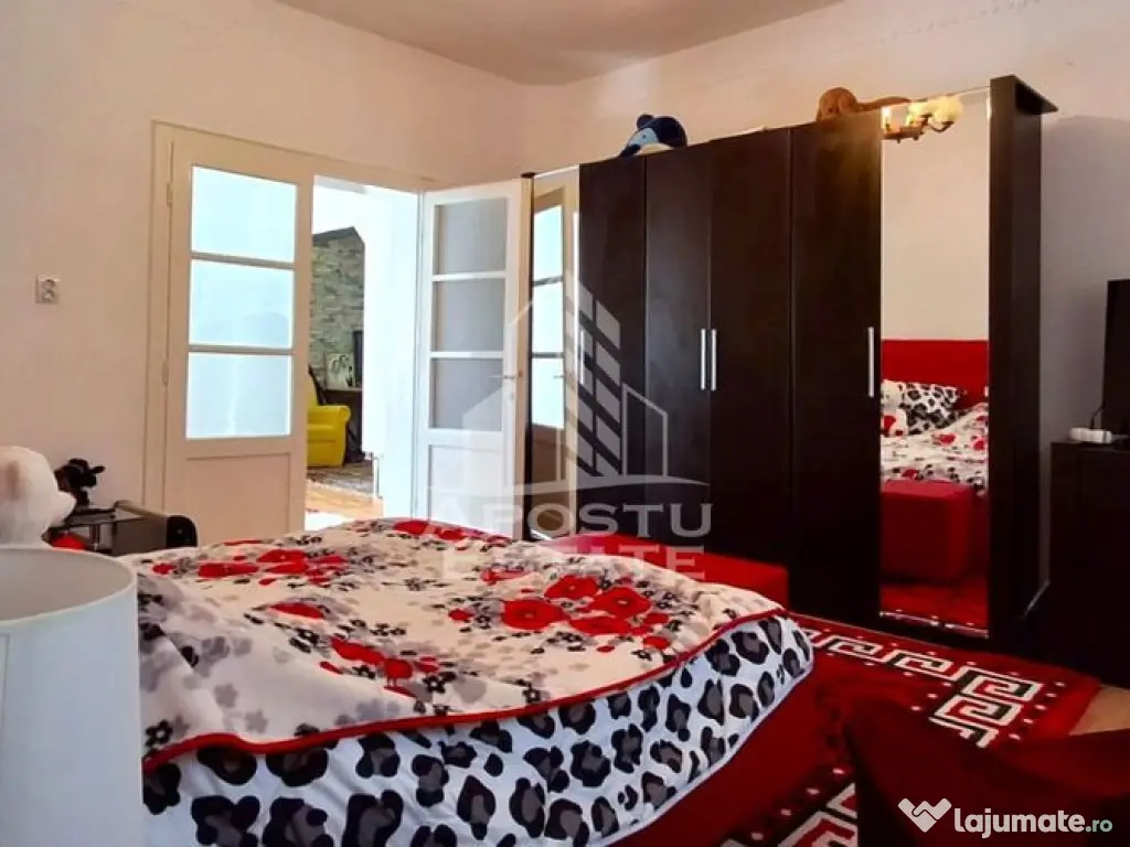 Casa de vanzare in Ineu formata din 2 cladiri