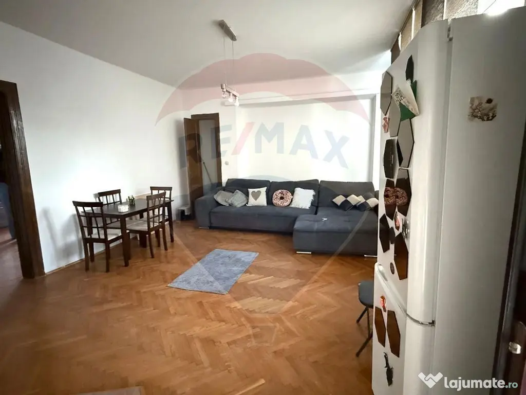 VANZARE Apartament cu 4 camere in zona Dacia 