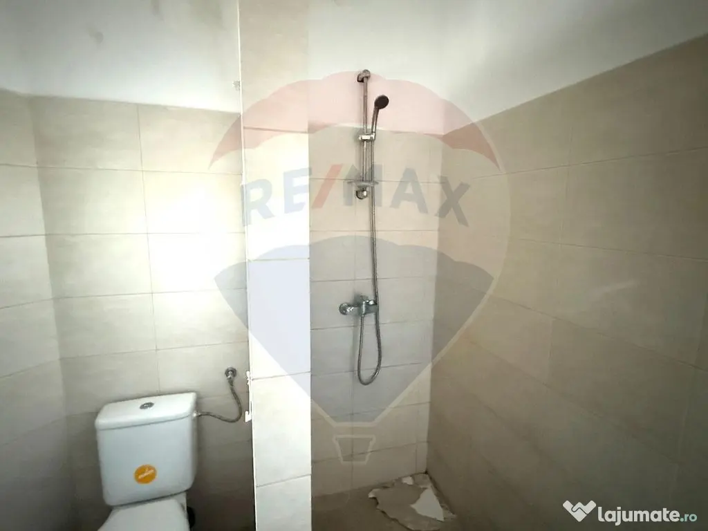 VANZARE Apartament cu 4 camere in zona Dacia 