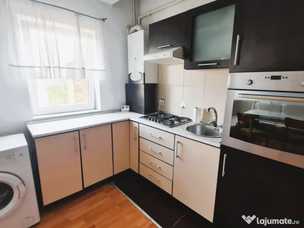 Apartament 3 camere Vasile Aaron 