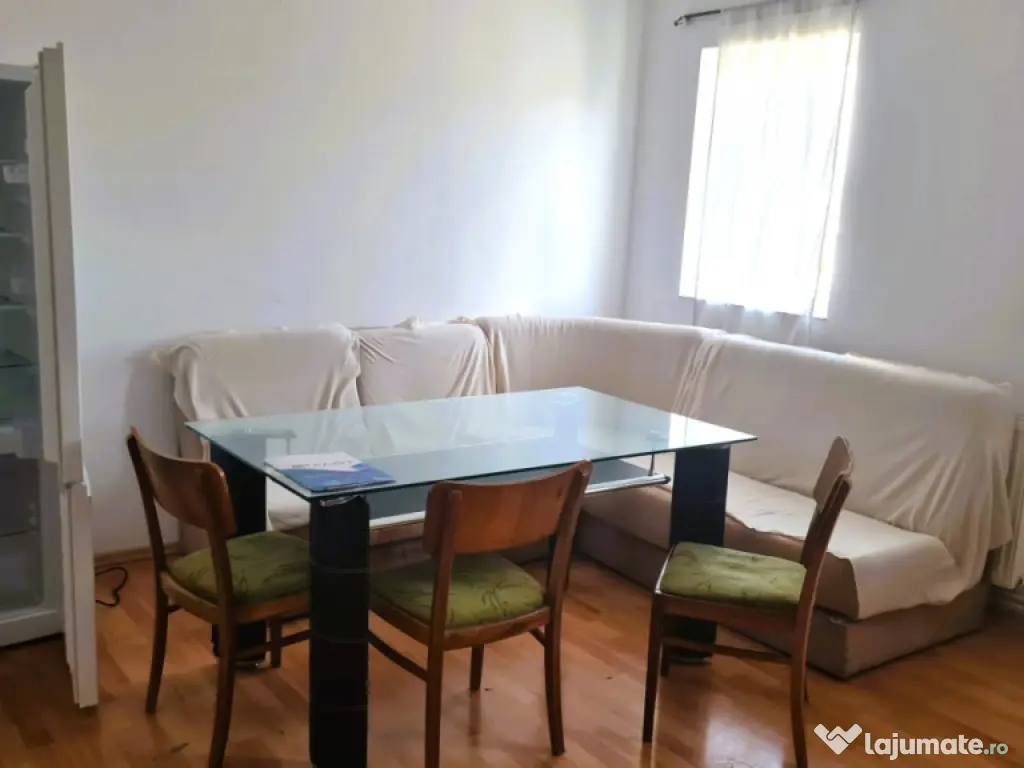 Apartament 3 camere Vasile Aaron 