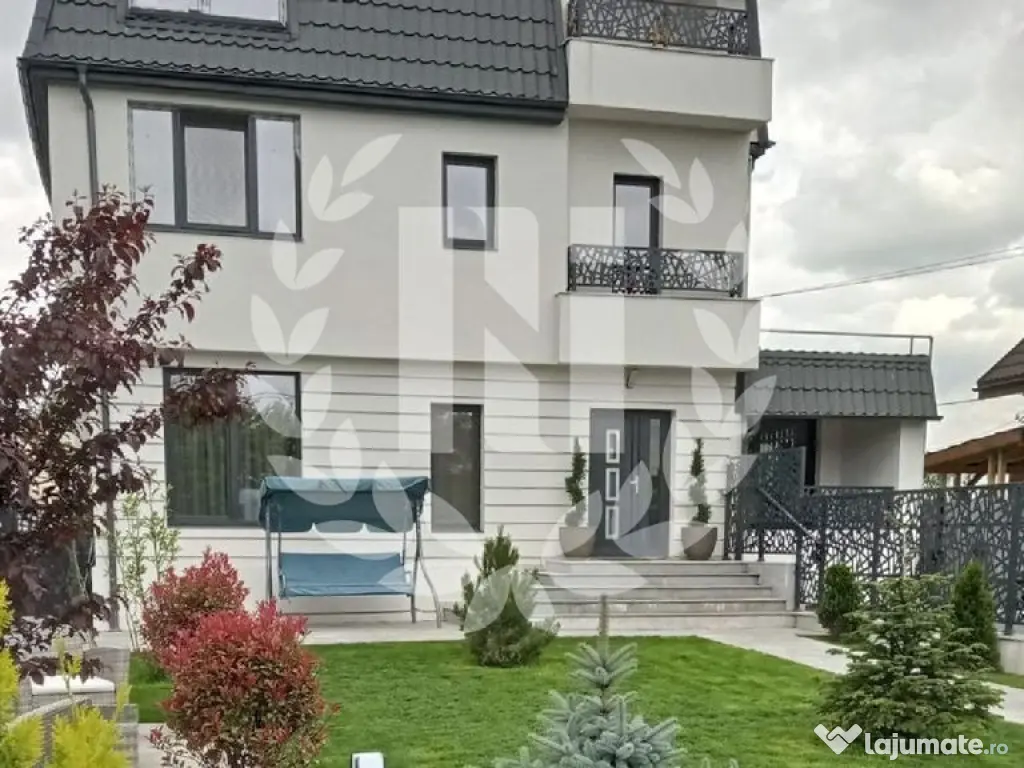 Apartament 4 camere cu terasă și curte generoasă 