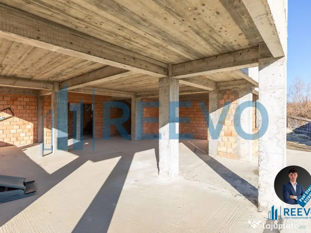 Pensiune/Vilă la roșu P+E+M în Sărata