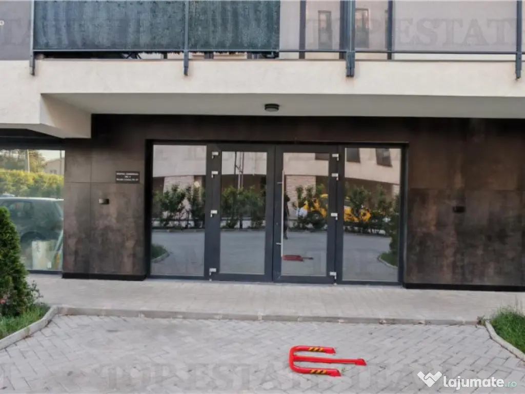 Spatiu comercial parter bloc, 111mp, stradal, pretabil magaz