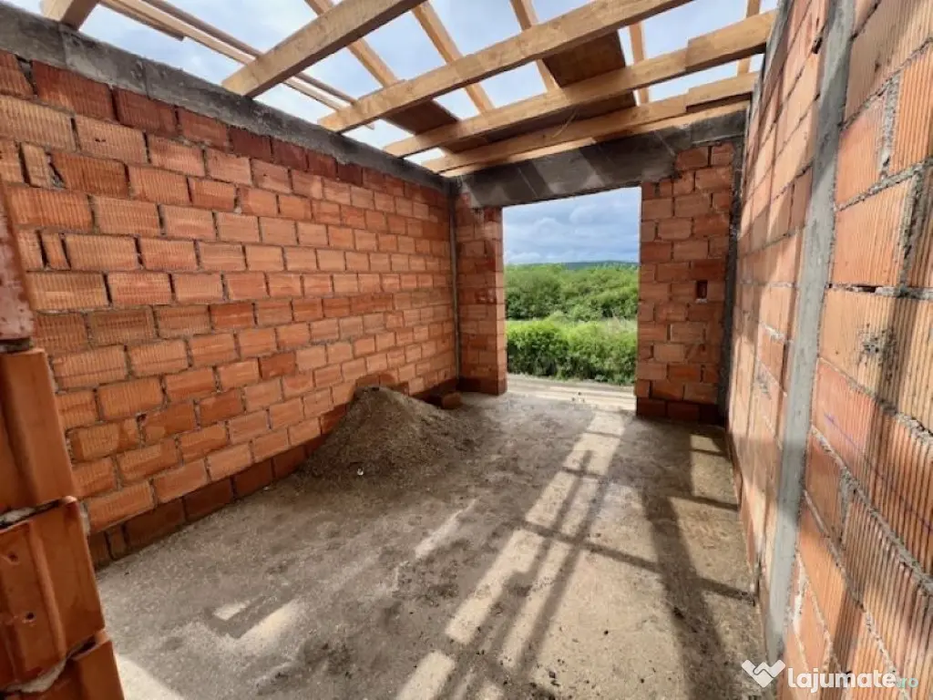 A/1638 De vânzare casă tip duplex în Mureș - Livezeni 