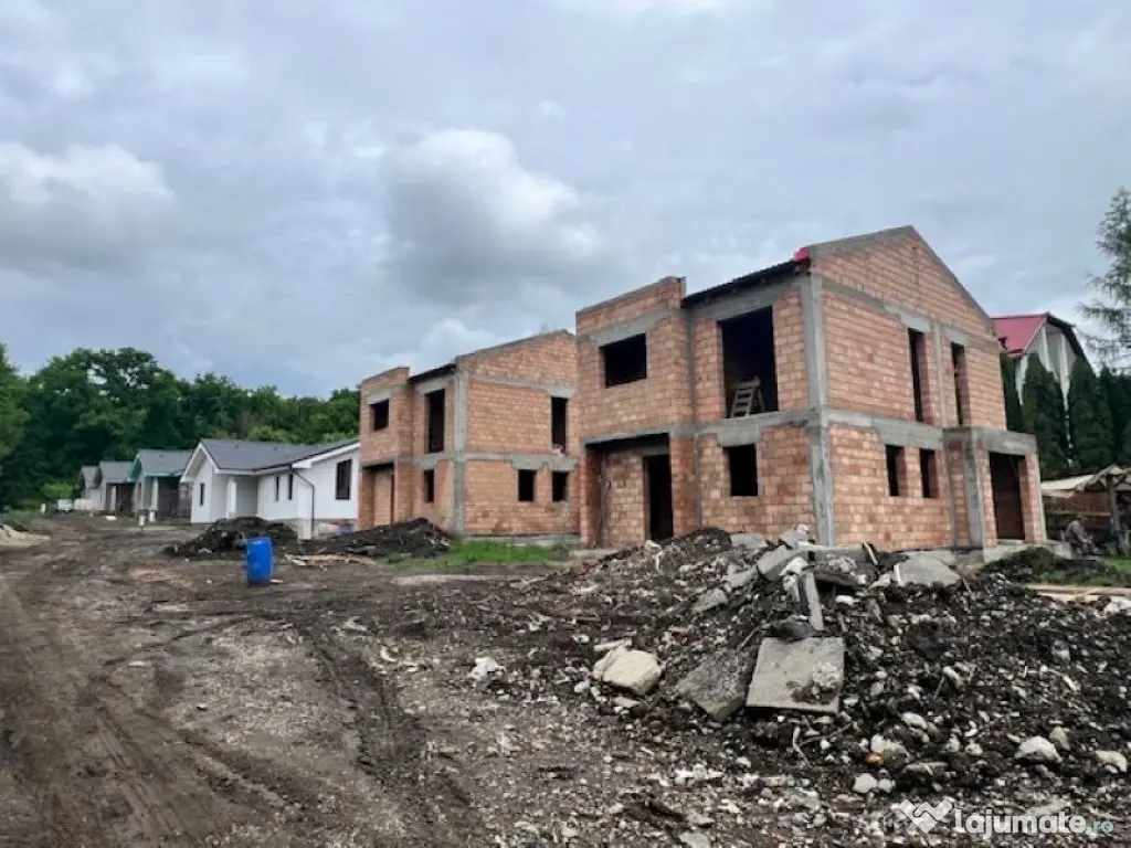 A/1638 De vânzare casă tip duplex în Mureș - Livezeni 