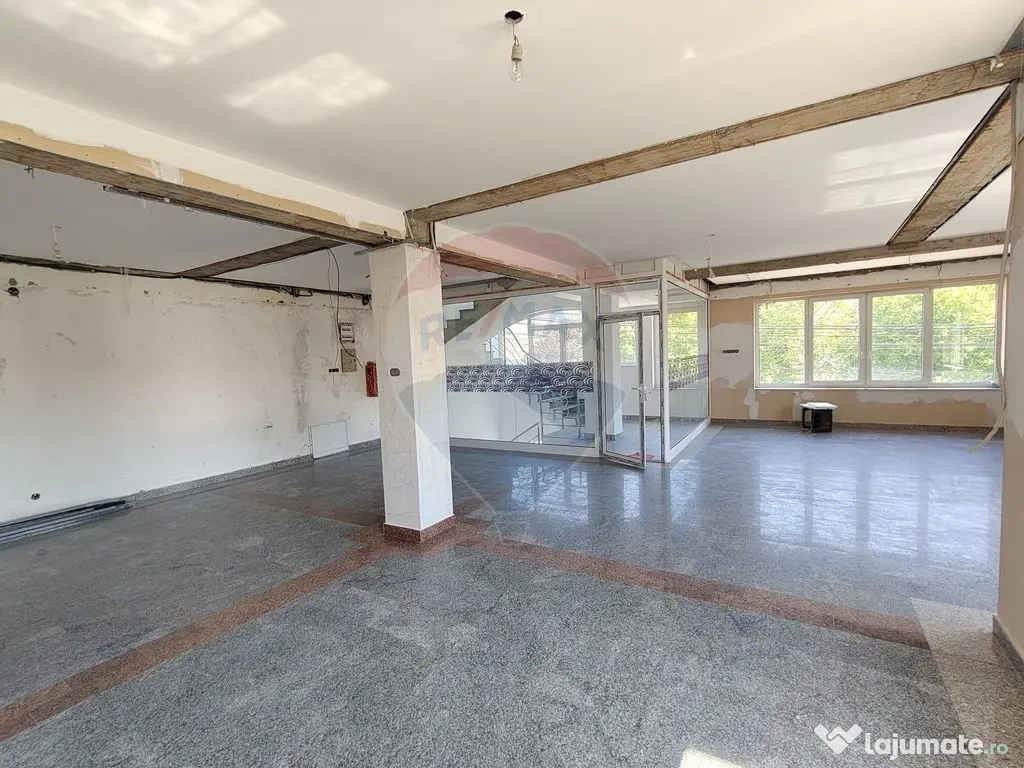 DE ÎNCHIRIAT – Spațiu comercial generos P+2 în zonă... 