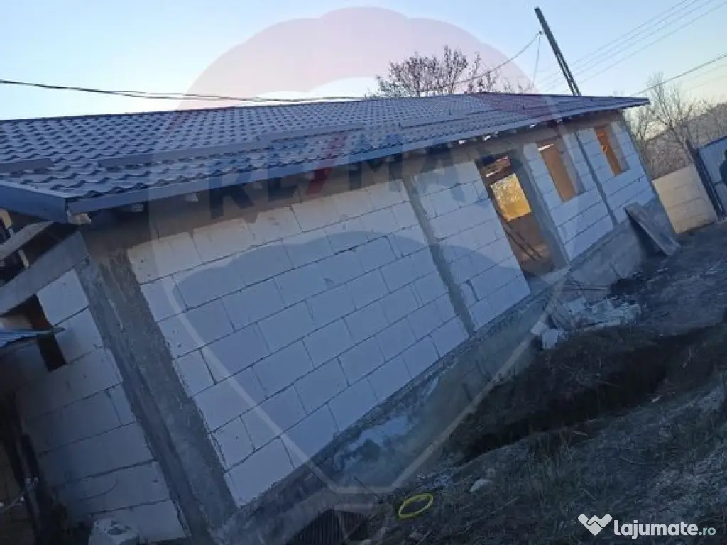 Casă / Vilă cu 3 camere de vânzare 