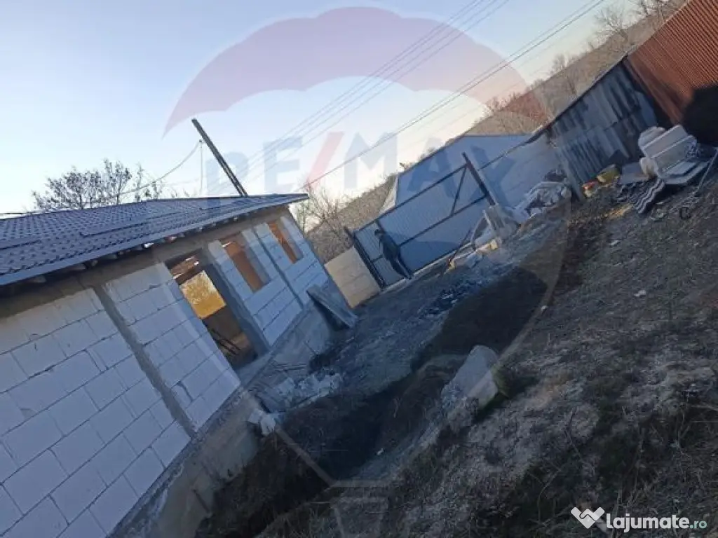 Casă / Vilă cu 3 camere de vânzare 