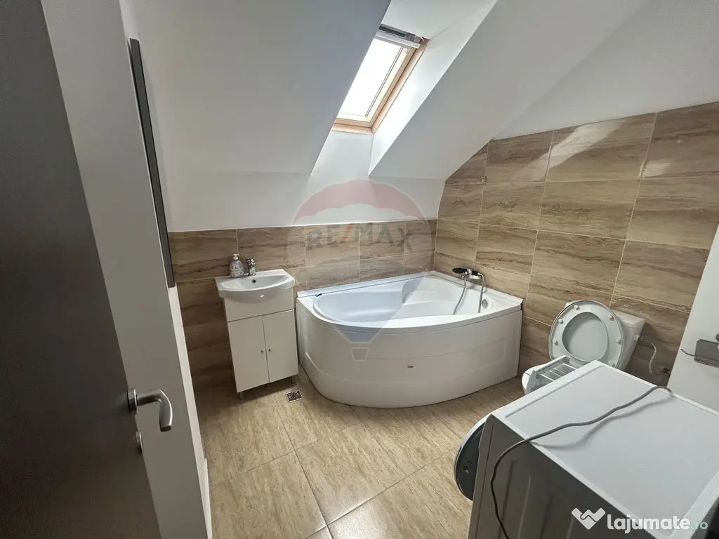 Apartament în bloc nou cu 3 camere de închiriat în zon... 