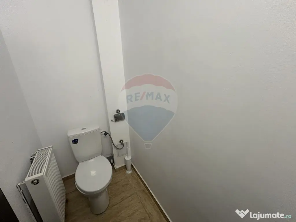 Apartament în bloc nou cu 3 camere de închiriat în zon... 