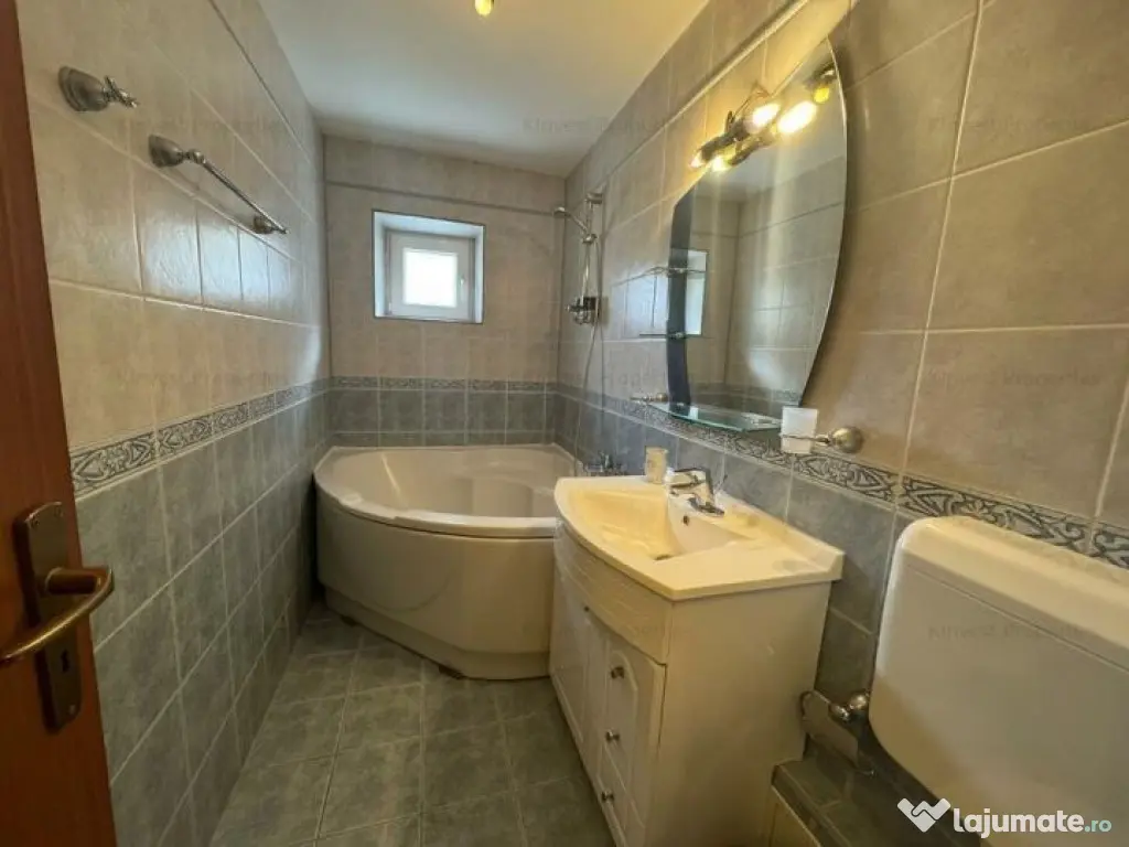 Apartament 3 camere Decebal 