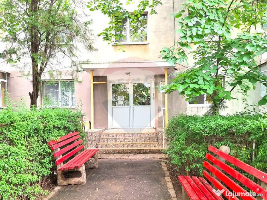 Apartament cu 3 camere de vânzare în zona Micro 5 