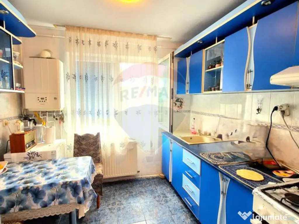 Apartament cu 3 camere de vânzare în zona Micro 5 