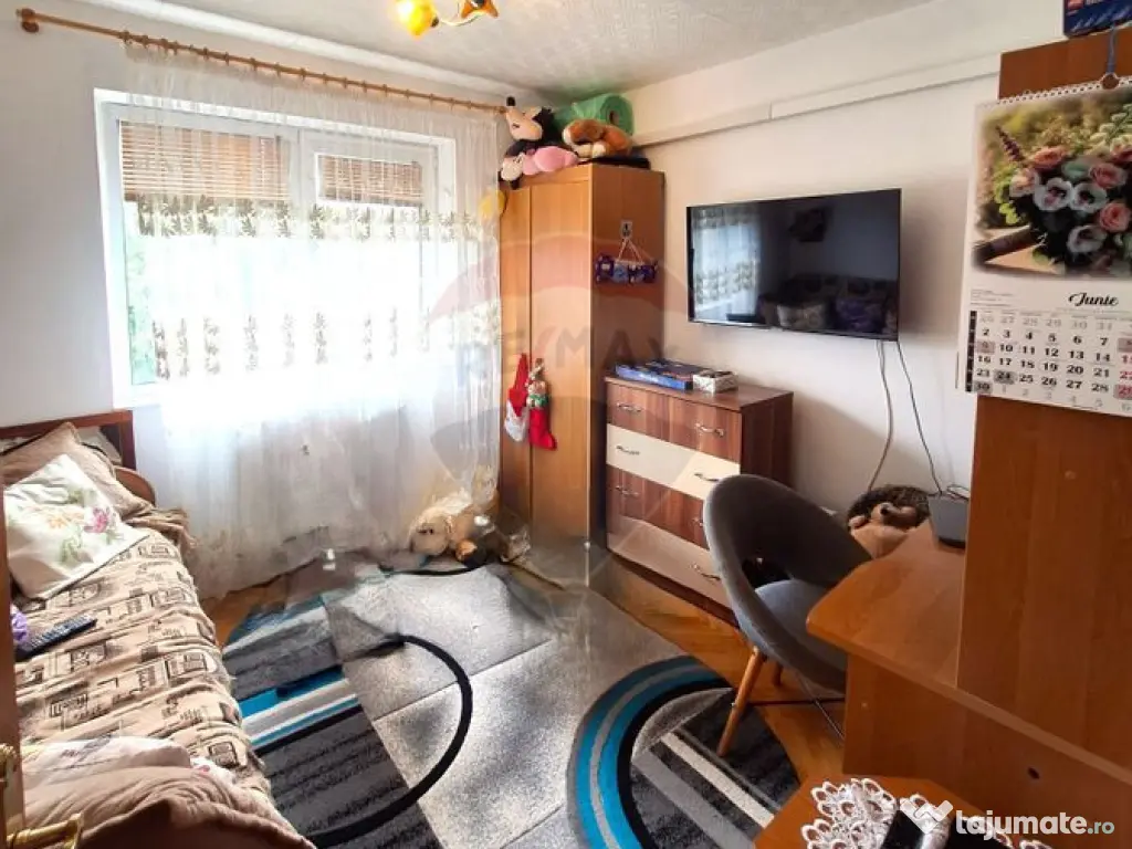 Apartament cu 3 camere de vânzare în zona Micro 5 