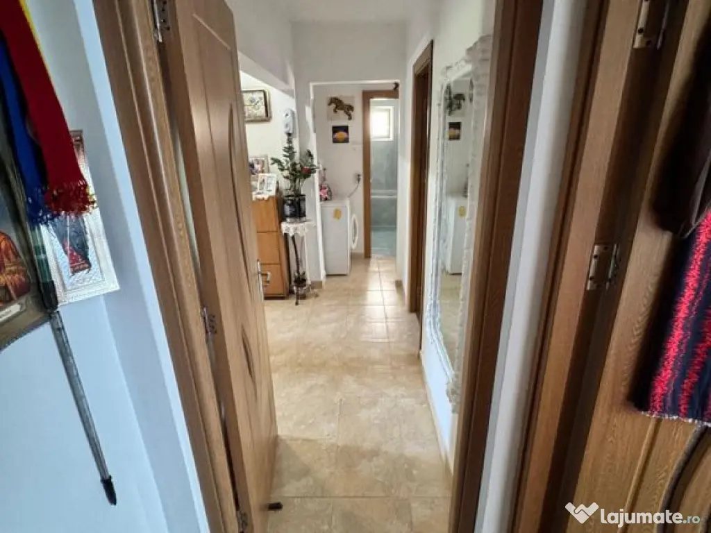 Apartament 4 camere decomandat CET