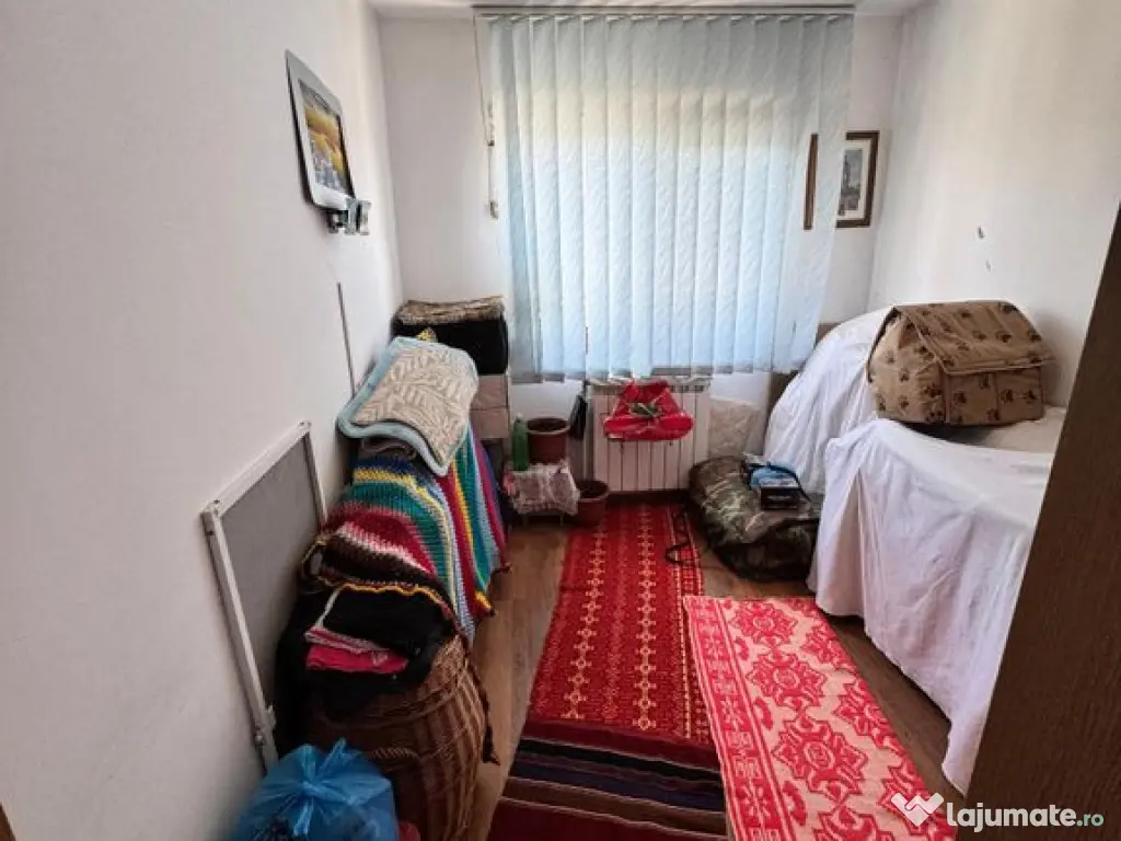 Apartament 4 camere decomandat CET