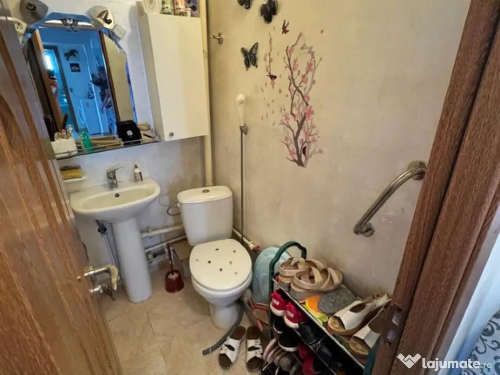 Apartament 4 camere decomandat CET