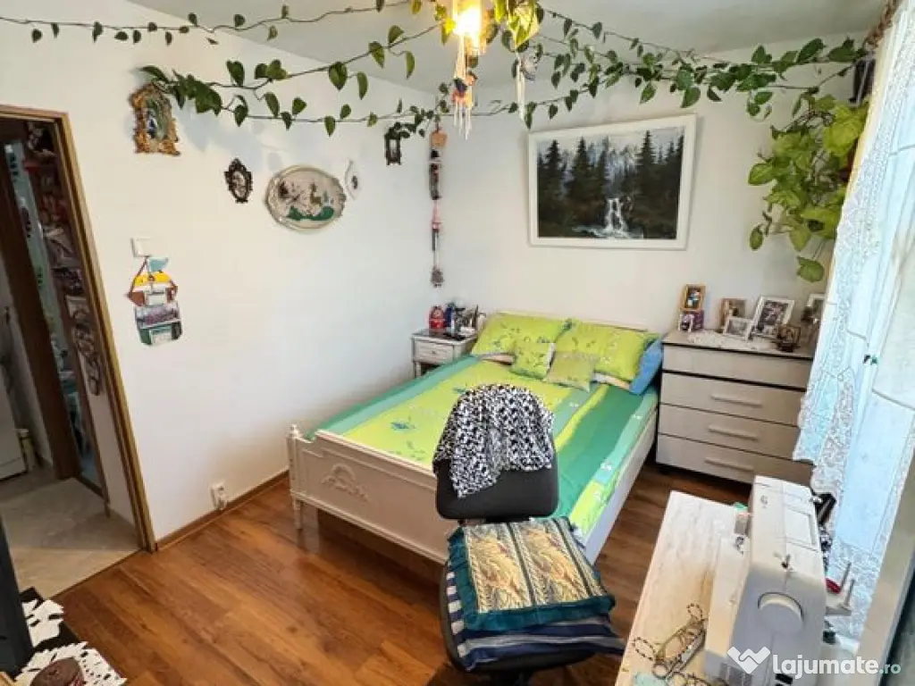 Apartament 4 camere decomandat CET