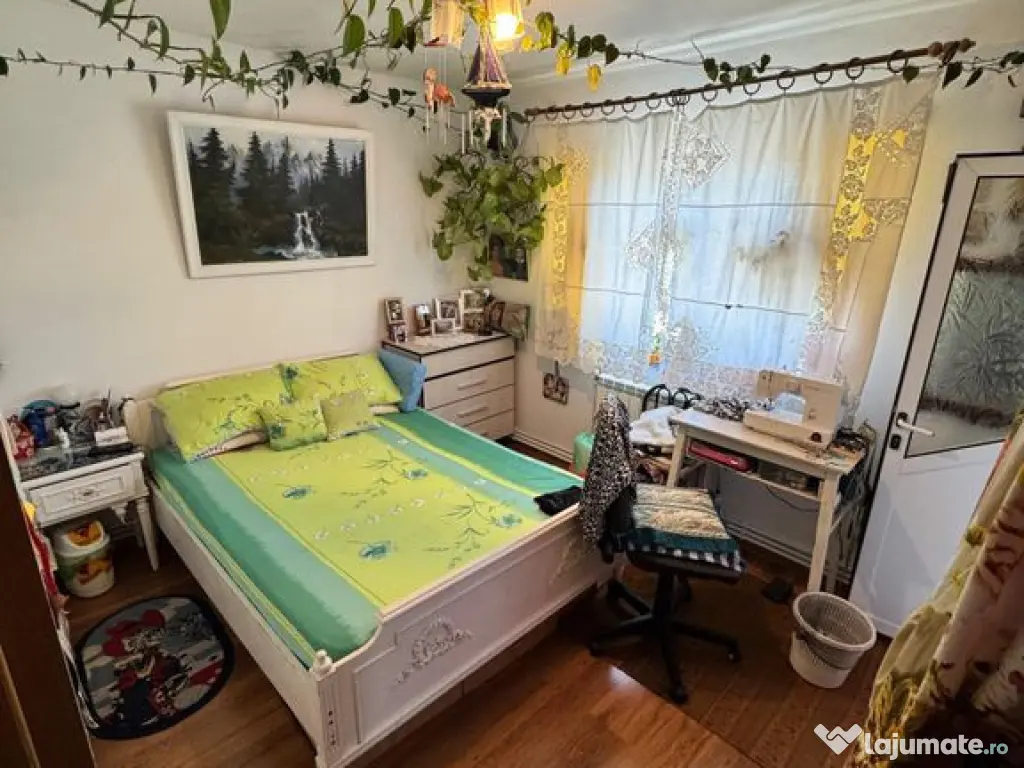 Apartament 4 camere decomandat CET