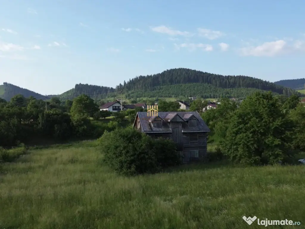 Teren 10304 mp – cu casa locuibila! In Bucovina, Zona M... 