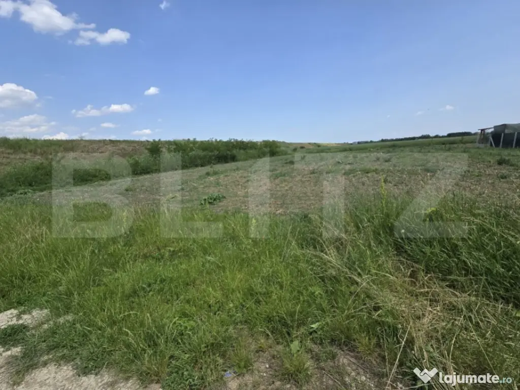 Teren intravilan, de vanzare, 2100 mp, zona Vetis