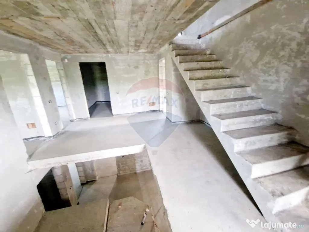 Casă spațioasă S+P+1E+M și teren generos 1664 mp