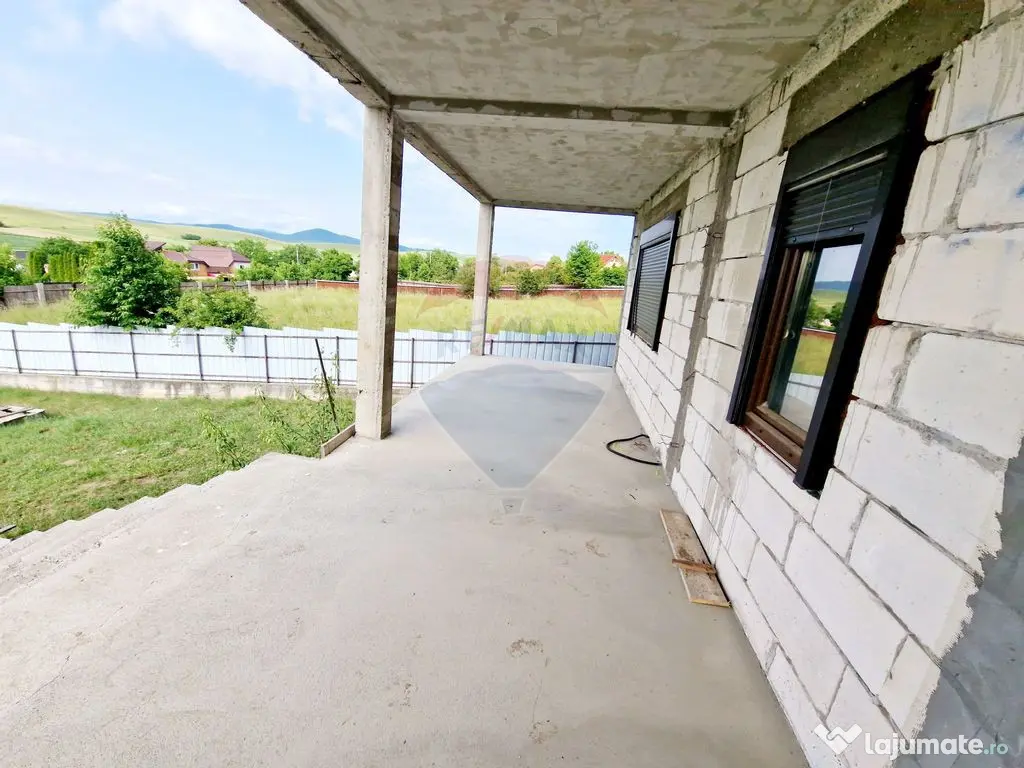 Casă spațioasă S+P+1E+M și teren generos 1664 mp