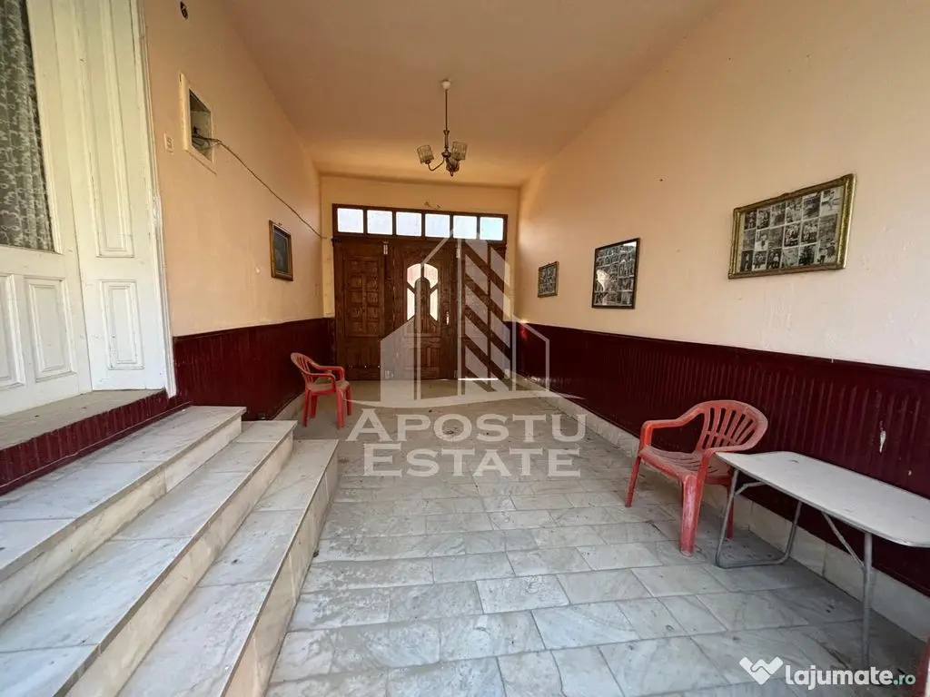 Casa cu 5 camere, 777 mp teren la MOLDOVA VECHE, ideal ca... 