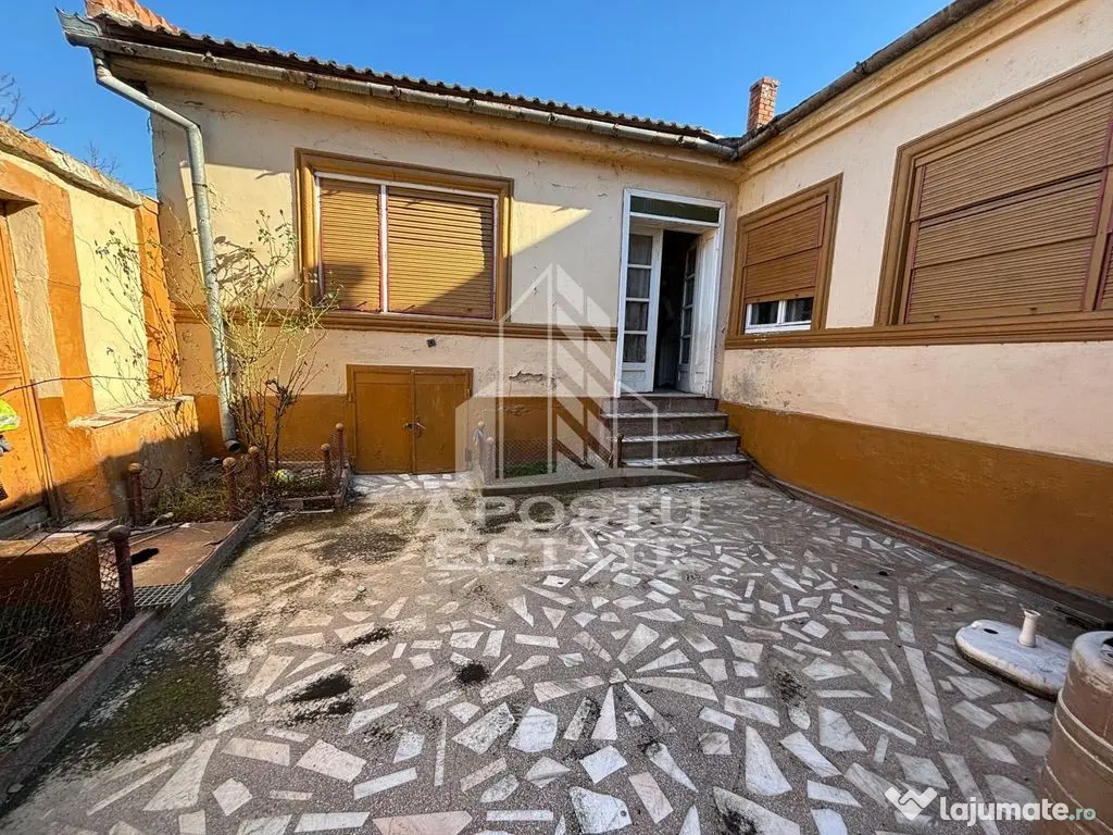 Casa cu 5 camere, 777 mp teren la MOLDOVA VECHE, ideal ca... 