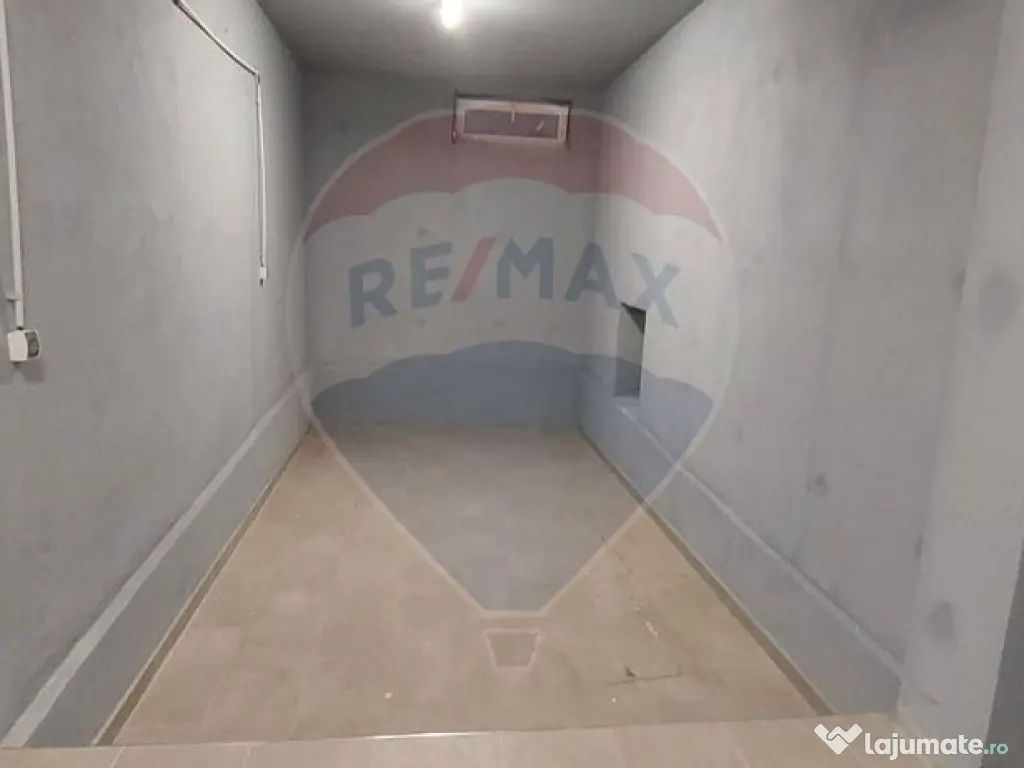 Spatiu de depozitare in subsol 24 mp Boxa multiple functi...