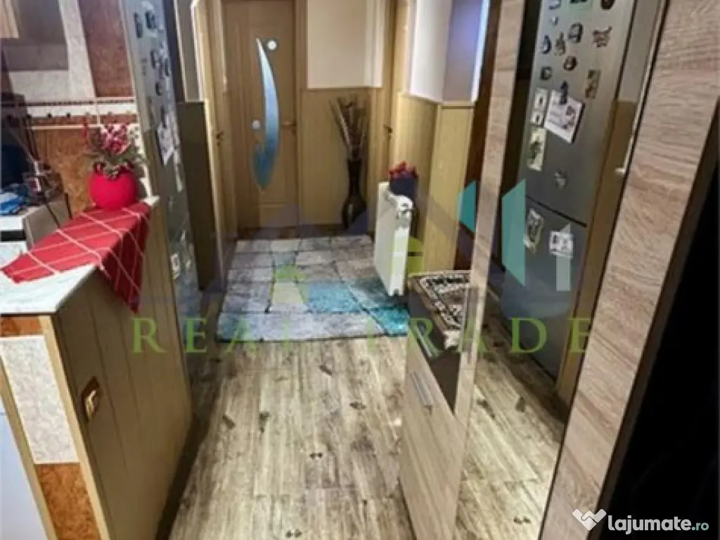 Apartament 3 camere decomandat zona Noua 