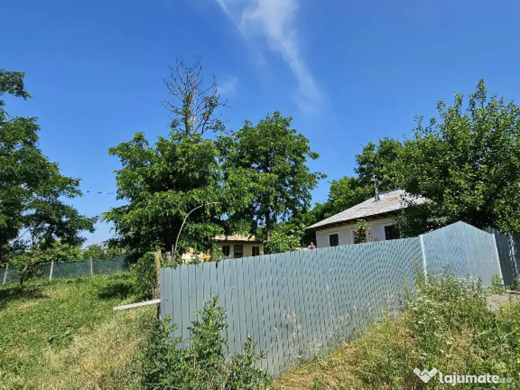 Casa de vanzare, zona Ion Creanga