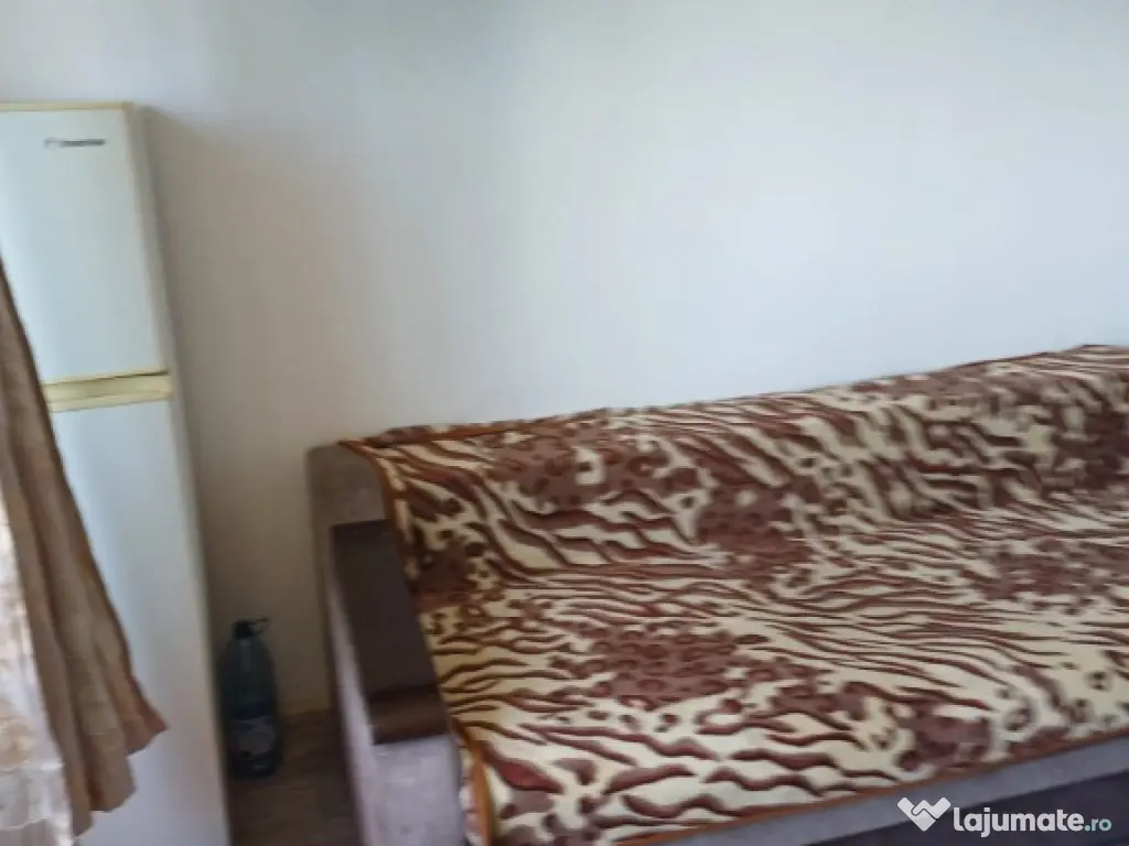 Garsoniera granit -mobilata utilată 