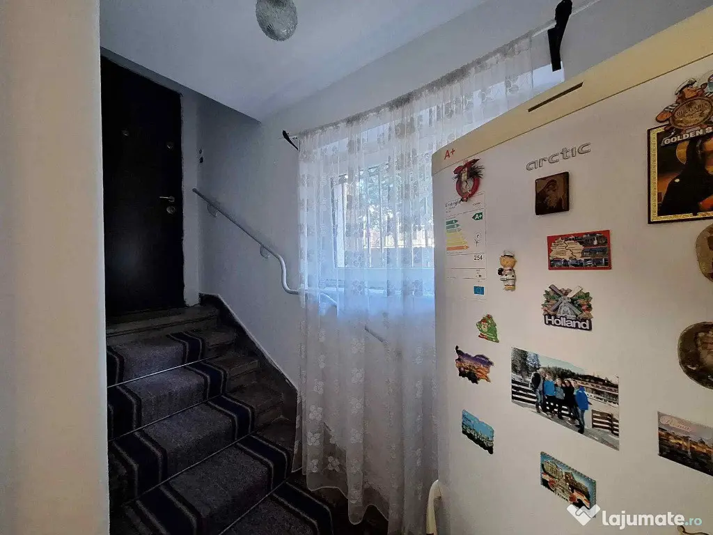 Apartament 3 camerere, decomandat - zona Central.