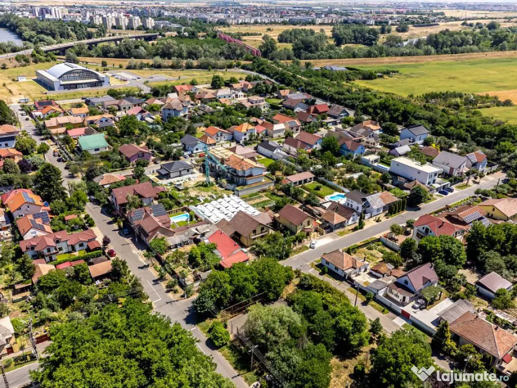 Apartament nou cu 3 camere și grădină in Subcetate 