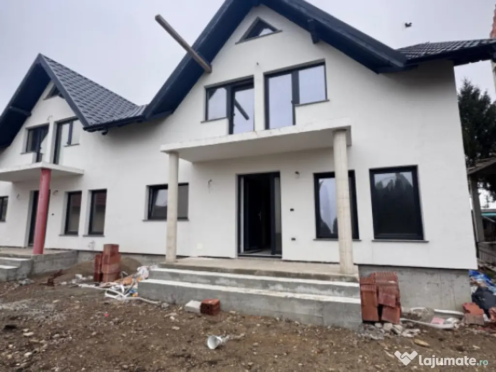 Ansamblu case insiruite , Radauti