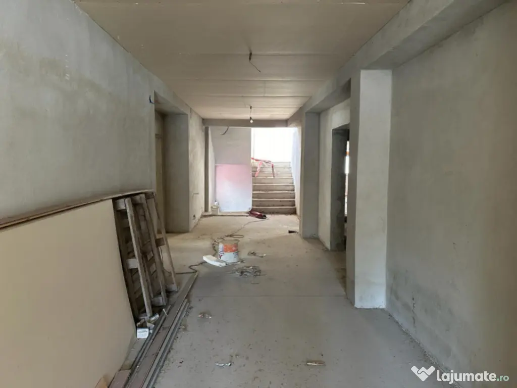 Hotel semifinisat 2300mp utili la Paltinis