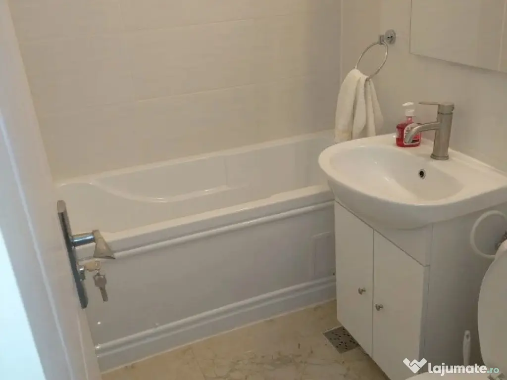 1 camera in zona Soarelui