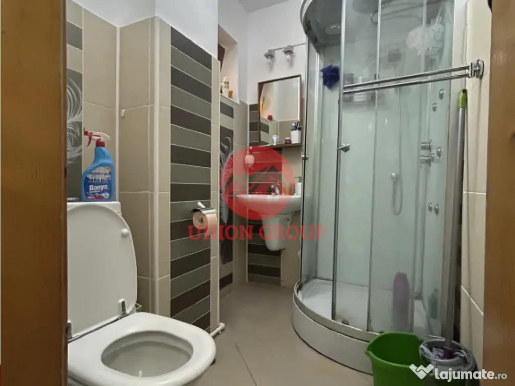 Apartament 3 Camere, Decomandat, Boxa Loc de Parcare, Casa d 