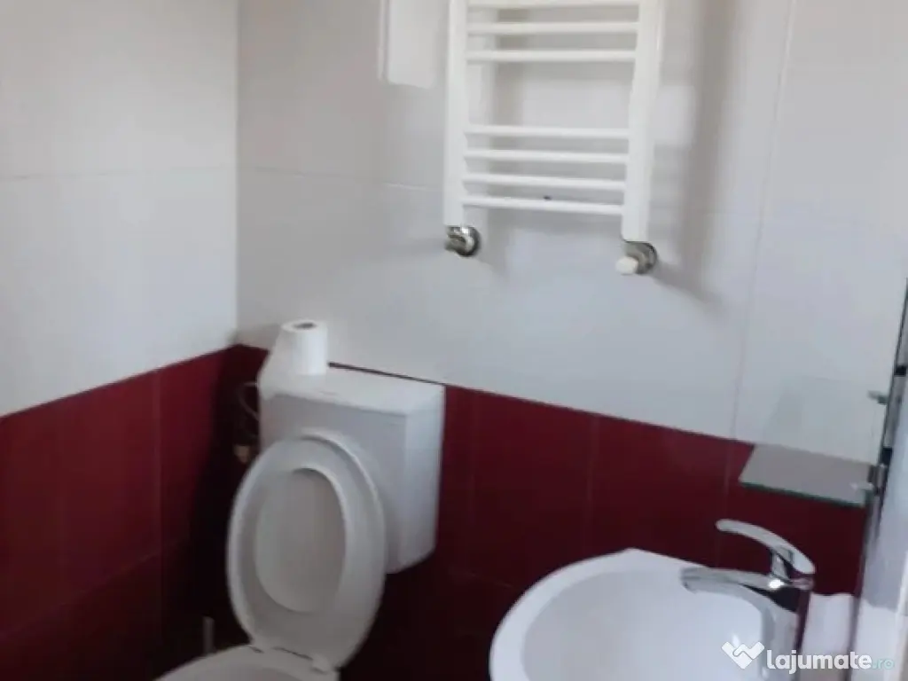 1 camera in zona Steaua 