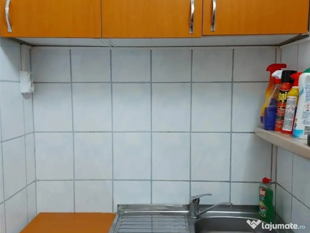 1 camera in zona Steaua 